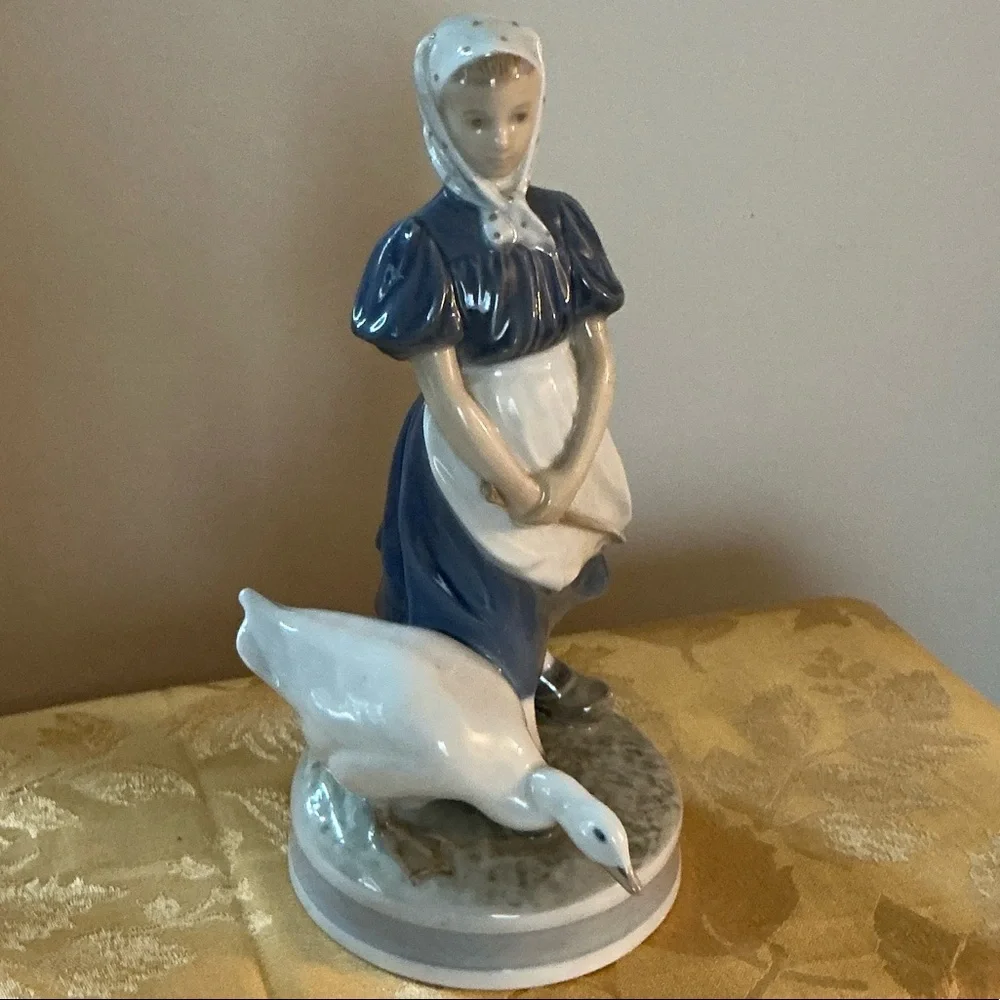 Royal Copenhagen Girl with Goose Figurine #522 | 9.75” Vintage Denmark Porcelain - Picture 7 of 8